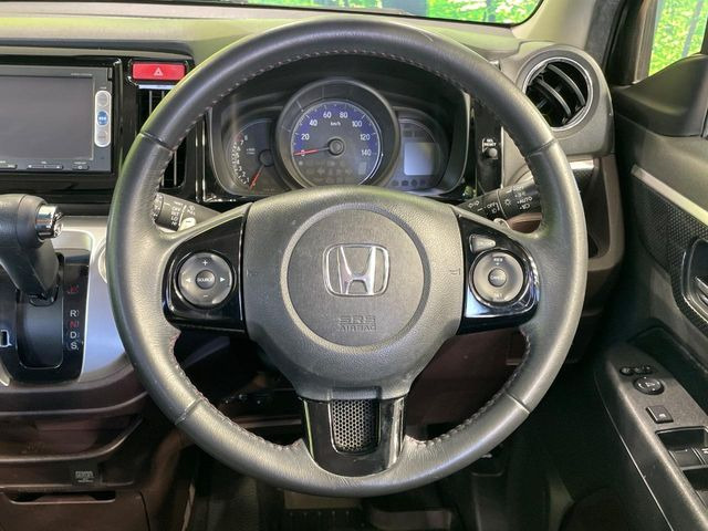 �y�����v�����X�e�A�����O�z�㎿�Ȋv���g�p���邱�ƂŁA��ɂ����������݂ƂĂ��^�]���₷���n���h���ł���