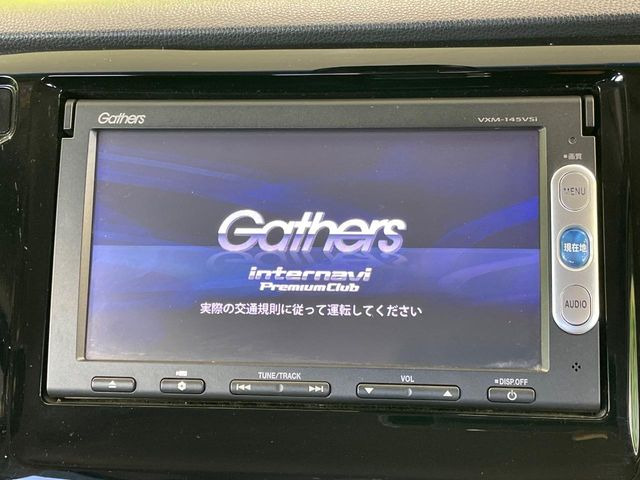 �y�����i�r�z�l�C�̏����i�r�𑕔����Ă���܂��B�i�r�̎g���₷���͂������A�I�[�f�B�I�@�\���[��!�L�����v�◷�s�͂������A�ʋ΂┃�����ȂǕ��i�̃h���C�u���y�����Ȃ�͂���