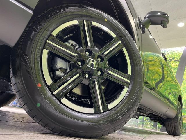 �y����16�C���`�A���~�z�C�[���z�O�ςɃ}�b�`���������A���~�z�C�[���𑕒����Ă���܂��B�e��ЊO�A���~�z�C�[����A�X�^�b�h���X�^�C�����戵�����Ă���܂��B���񂲑��k����������