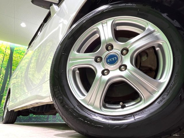 �y15�C���`�A���~�z�C�[���z�O�ςɃ}�b�`�����A���~�z�C�[���𑕒����Ă���܂��B�e��A���~�z�C�[����A�X�^�b�h���X�^�C�����戵�����Ă���܂��B���񂲑��k����������