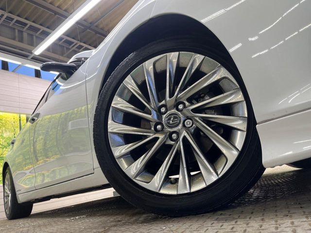 �y����18�C���`�A���~�z�C�[���z�O�ςɃ}�b�`���������A���~�z�C�[���𑕒����Ă���܂��B�e��ЊO�A���~�z�C�[����A�X�^�b�h���X�^�C�����戵�����Ă���܂��B���񂲑��k����������