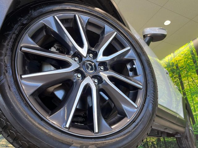 【純正18インチアルミホイール】外観にマッチした純正アルミホイールを装着しております。各種社外アルミホイールや、スタッドレスタイヤも取扱いしております。是非ご相談ください♪