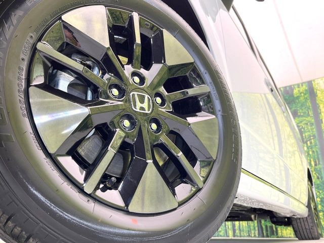 �y����16�C���`�A���~�z�C�[���z�O�ςɃ}�b�`���������A���~�z�C�[���𑕒����Ă���܂��B�e��ЊO�A���~�z�C�[����A�X�^�b�h���X�^�C�����戵�����Ă���܂��B���񂲑��k����������