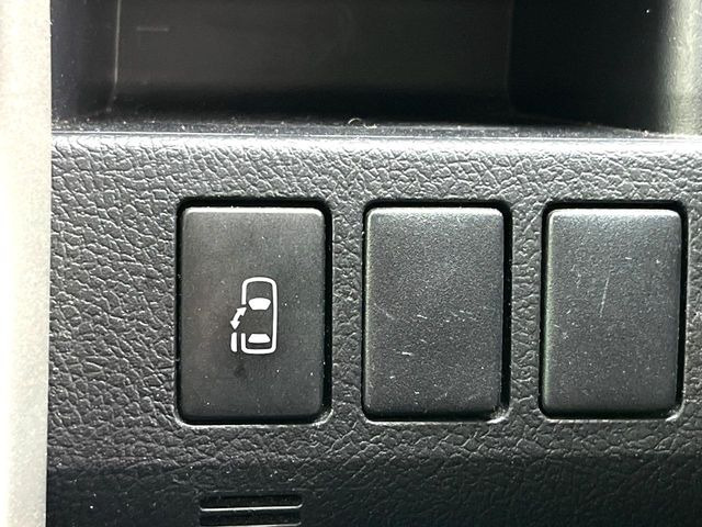 �y�p���[�X���C�h�h�A�z�X�}�[�g�L�[��^�]�Ȃ̃X�C�b�`�ŃX���C�h�h�A�̊J���\���d��������͂����ăh�A���J����K�v�������A���������q�l�ł��A�d���ו��������Ă��鎞�����N�ɊJ���߂ł��܂���