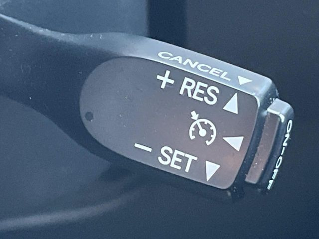 �y�N���[�Y�R���g���[���z�������H�����N���N���s�B�A�N�Z���𗣂��Ă���葬�x�ő��s���ł��A�������^�]���̕��S���y��!�����E�������ȒP�ȃX�C�b�`����Œ����ł��܂��B