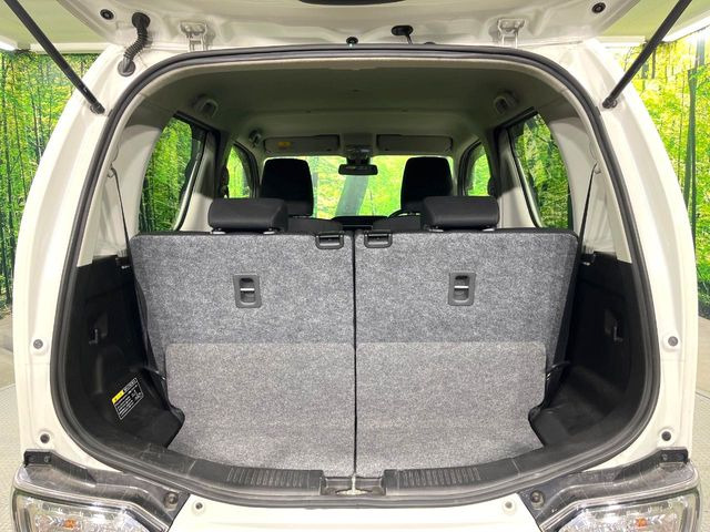 ���i�̂���������ʋ΁A���}���ɏ\���ȉ׎��X�y�[�X���m�ۂ��Ă���܂��B�Z�J���h�V�[�g��|���ƁA�傫�ȉו��̐ύڂ��\�ł���