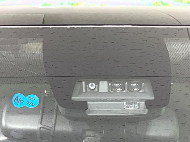 �y�g���^�Z�[�t�e�B�Z���X�z���s���ɑO���̎ԗ�����F�����A�Փ˂������Ȏ��͌x��ƃu���[�L�ŏՓˉ���Ɣ�Q�y�����A�V�X�g�B�����S�Ƀh���C�u�����y���݂��������܂��B