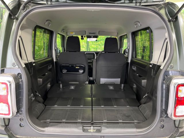 ���i�̂���������ʋ΁A���}���ɏ\���ȉ׎��X�y�[�X���m�ۂ��Ă���܂��B�Z�J���h�V�[�g��|���ƁA�傫�ȉו��̐ύڂ��\�ł���