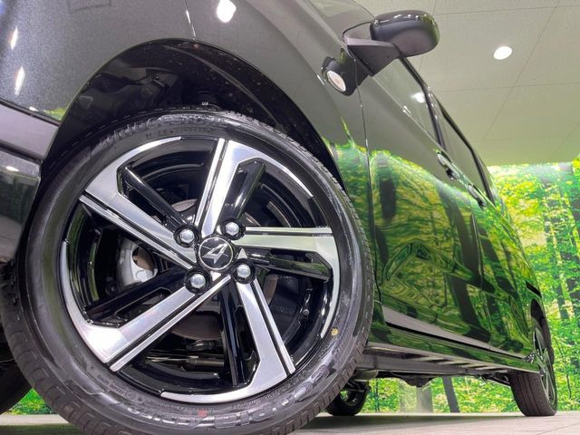 �y����15�C���`�A���~�z�C�[���z�O�ςɃ}�b�`���������A���~�z�C�[���𑕒����Ă���܂��B�e��ЊO�A���~�z�C�[����A�X�^�b�h���X�^�C�����戵�����Ă���܂��B���񂲑��k����������