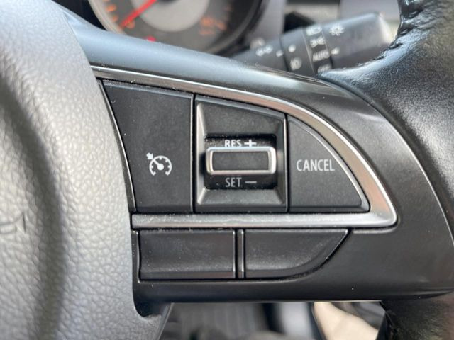 �y�N���[�Y�R���g���[���z�������H�����N���N���s�B�A�N�Z���𗣂��Ă���葬�x�ő��s���ł��A�������^�]���̕��S���y��!�����E�������ȒP�ȃX�C�b�`����Œ����ł��܂��B