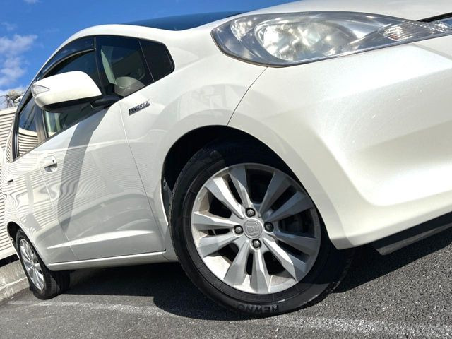 �y����15�C���`�A���~�z�C�[���z�O�ςɃ}�b�`���������A���~�z�C�[���𑕒����Ă���܂��B�e��ЊO�A���~�z�C�[����A�X�^�b�h���X�^�C�����戵�����Ă���܂��B���񂲑��k����������