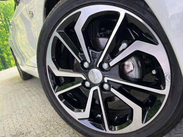 �y�����I�v�V����16�C���`�A���~�z�C�[���z�����I�v�V�����z�C�[���𑕒��B���s���\�̌���ɉ����A�O�ς����X�^�C���b�V���ɂȂ��Ă��܂��B