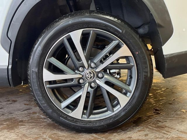 �y����18�C���`�A���~�z�C�[���z�O�ςɃ}�b�`���������A���~�z�C�[���𑕒����Ă���܂��B�e��ЊO�A���~�z�C�[����A�X�^�b�h���X�^�C�����戵�����Ă���܂��B���񂲑��k����������