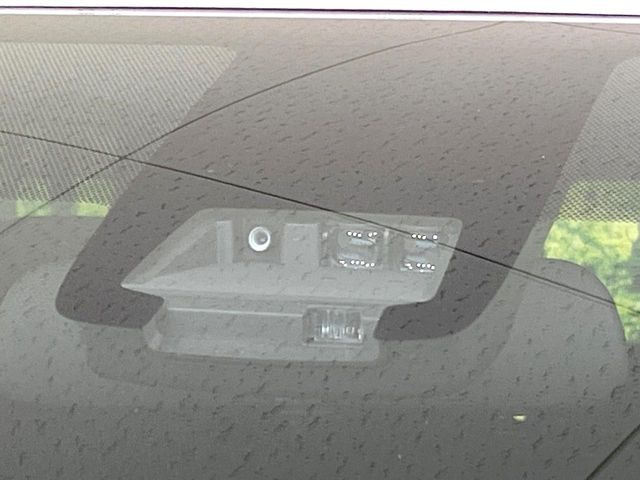 �y�g���^�Z�[�t�e�B�Z���X�z���s���ɑO���̎ԗ�����F�����A�Փ˂������Ȏ��͌x��ƃu���[�L�ŏՓˉ���Ɣ�Q�y�����A�V�X�g�B�����S�Ƀh���C�u�����y���݂��������܂��B