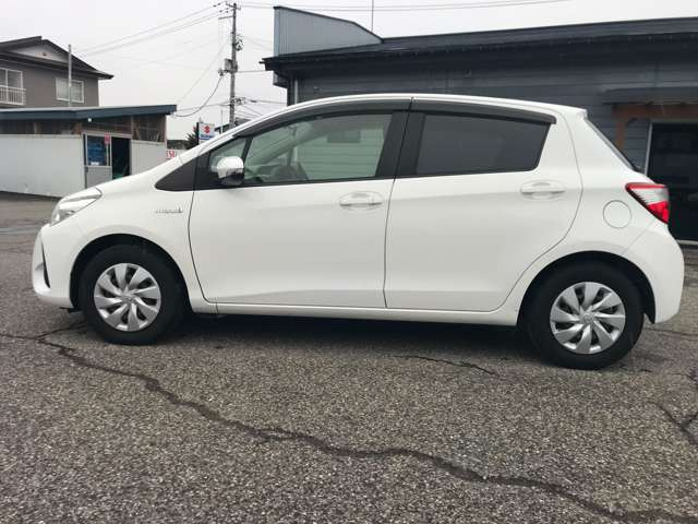 ヴィッツ1.5 ハイブリッド F