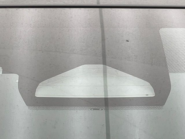 �y�g���^�Z�[�t�e�B�Z���X�z���s���ɑO���̎ԗ�����F�����A�Փ˂������Ȏ��͌x��ƃu���[�L�ŏՓˉ���Ɣ�Q�y�����A�V�X�g�B�����S�Ƀh���C�u�����y���݂��������܂��B