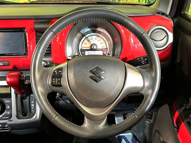 �y�����v�����X�e�A�����O�z�㎿�Ȋv���g�p���邱�ƂŁA��ɂ����������݂ƂĂ��^�]���₷���n���h���ł���