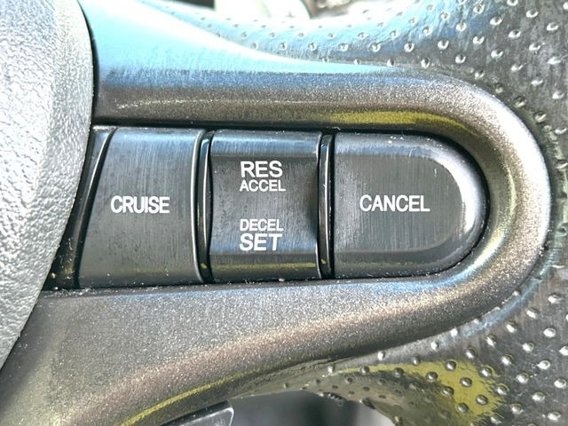 �y�N���[�Y�R���g���[���z�������H�����N���N���s�B�A�N�Z���𗣂��Ă���葬�x�ő��s���ł��A�������^�]���̕��S���y��!�����E�������ȒP�ȃX�C�b�`����Œ����ł��܂��B