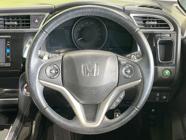 �y�����v�����X�e�A�����O�z�㎿�Ȋv���g�p���邱�ƂŁA��ɂ����������݂ƂĂ��^�]���₷���n���h���ł���