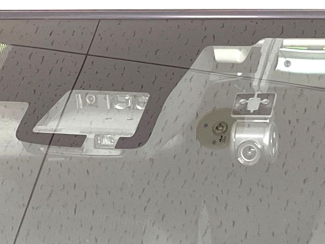 �y�v���N���b�V���Z�[�t�e�B�z�O���̎ԗ��������m���A�Փ˂������Ȏ��͌x��Œ��ӂ𑣂��A�u���[�L�𓥂ޗ͂��T�|�[�g�B�u���[�L�𓥂߂Ȃ������ꍇ�͏Փ˔�Q�y���u���[�L���쓮�A�Փˉ�����T�|�[�g���܂��B