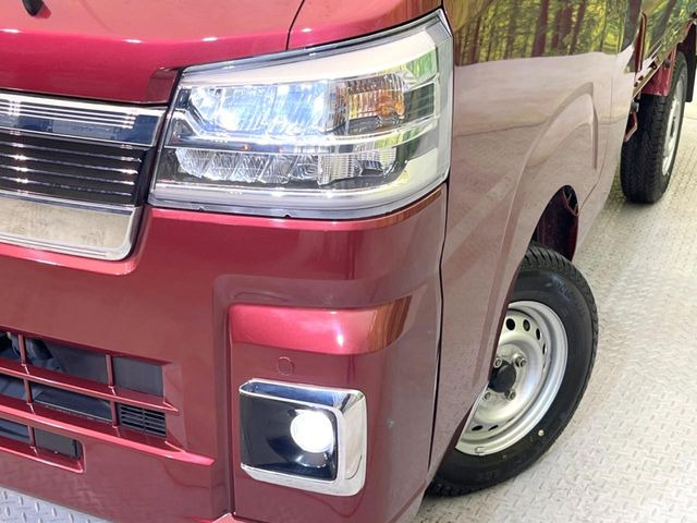 �yLED�w�b�h���C�g�z���V����ԑ��s�����ǍD�Ȏ��E���m�ۂ����S���ĉ^�]�ł��鍂�P�xLED�w�b�h���C�g�𑕔�!�_�����x�������A����d�͂��}�����Ă��܂��B