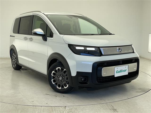 フリード1.5 e:HEV クロスター