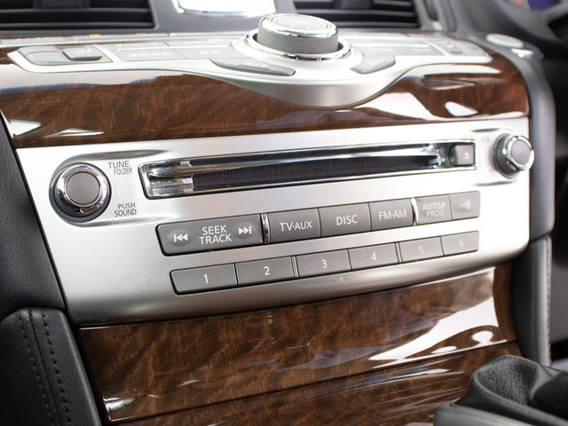 CD�͂������̎��ADVD�Đ����\�ł��B�t���Z�O�n�f�W�ɂ��Ή��������Bluetooth�ɂ��Ή����Ă���܂�