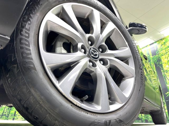 �y����18�C���`�A���~�z�C�[���z�O�ςɃ}�b�`���������A���~�z�C�[���𑕒����Ă���܂��B�e��ЊO�A���~�z�C�[����A�X�^�b�h���X�^�C�����戵�����Ă���܂��B���񂲑��k����������