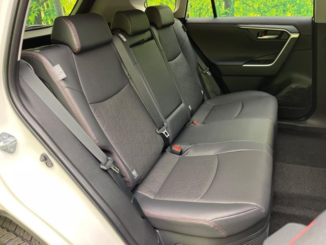 ���i���ȃI���W�i���t���A�}�b�g���I�v�V�����ɂĂ��p�ӂ��Ă���܂��B���D���ȃf�U�C����J���[�����Ԃɍ��킹�đI��ł����������Ƃ��ł��܂���