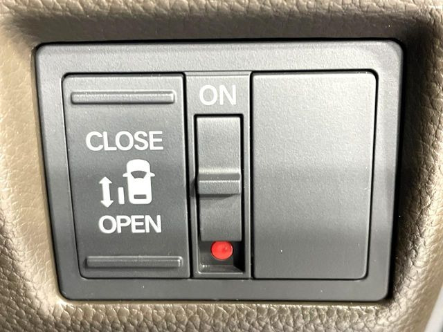 �y�p���[�X���C�h�h�A�z�X�}�[�g�L�[��^�]�Ȃ̃X�C�b�`�ŃX���C�h�h�A�̊J���\���d��������͂����ăh�A���J����K�v�������A���������q�l�ł��A�d���ו��������Ă��鎞�����N�ɊJ���߂ł��܂���