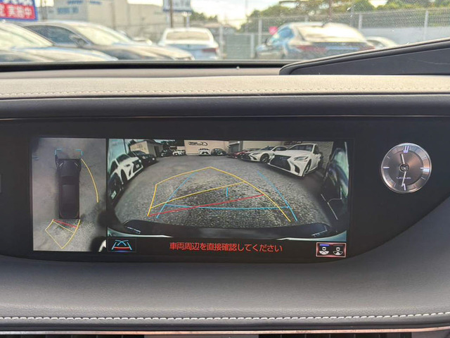 �p�m���~�b�N�r���[���j�^�[�𑕔�!�ォ��ԗ��������낵���悤�ȉf�����i�r��ʂɕ\���ł��܂��B�ԗ��O�㍶�E�ɓ��ڂ���4�̃J�����f�����p���ڂȂ�����!�ڎ��ł͌����Ȃ����������A���^�C���Ō���܂��B