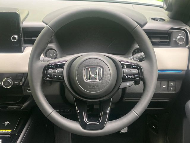 �y�����v�����X�e�A�����O�z�㎿�Ȋv���g�p���邱�ƂŁA��ɂ����������݂ƂĂ��^�]���₷���n���h���ł���