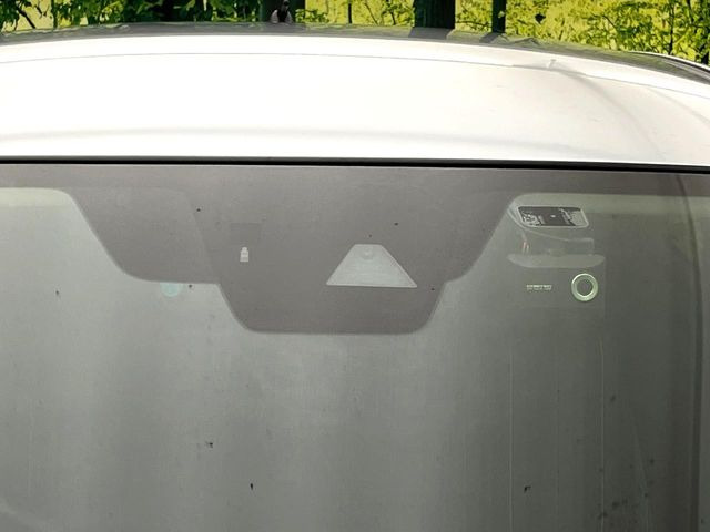 �yi-ACTIVESENSE�z���s���ɑO���̎ԗ�����F�����A�Փ˂������Ȏ��͌x��ƃu���[�L�ŏՓˉ���Ɣ�Q�y�����A�V�X�g�B�����S�Ƀh���C�u�����y���݂��������܂��B