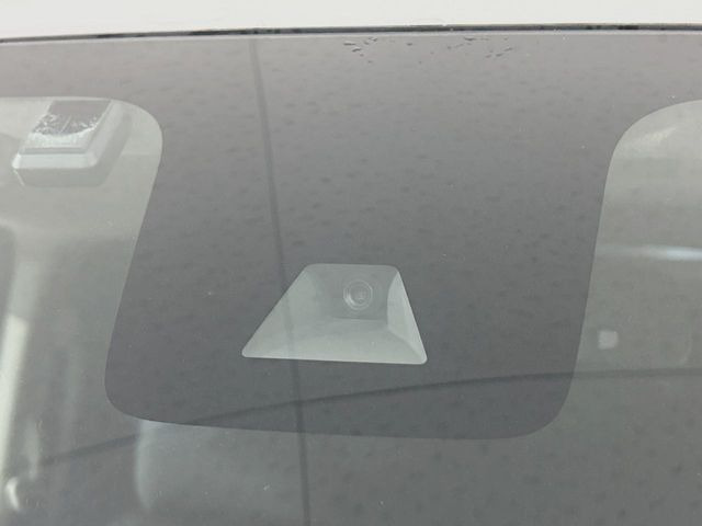 �y�C���e���W�F���g�G�}�[�W�F���V�[�u���[�L�z�t�����g�J�����őO���̎ԗ�����s�҂����m�B�Փ˂������Ȏ��͏Փ˔�Q�y���u���[�L���쓮�A�Փˉ�����T�|�[�g�B�����S�Ƀh���C�u�����y���݂��������܂��B