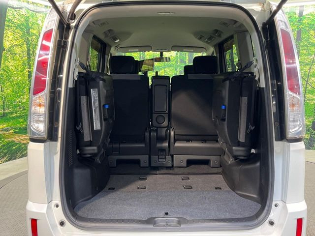 ���i�̂���������ʋ΁A���}���ɏ\���ȉ׎��X�y�[�X���m�ۂ��Ă���܂��B�Z�J���h�V�[�g��|���ƁA�傫�ȉו��̐ύڂ��\�ł���