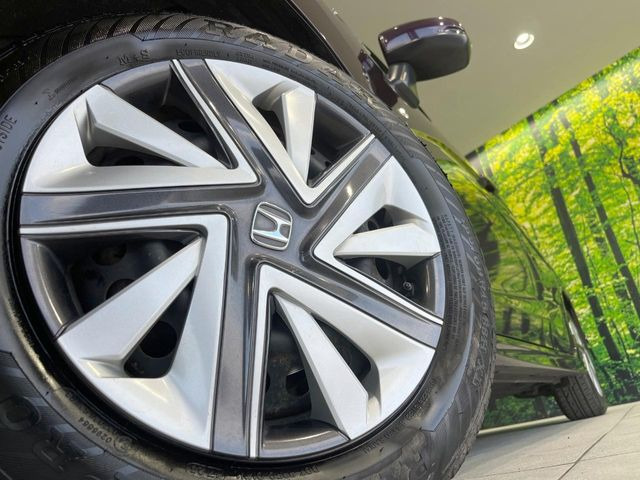 �y���������C���`�A���~�z�C�[���z�O�ςɃ}�b�`���������A���~�z�C�[���𑕒����Ă���܂��B�e��ЊO�A���~�z�C�[����A�X�^�b�h���X�^�C�����戵�����Ă���܂��B���񂲑��k����������