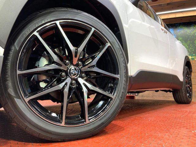 �y����19�C���`�A���~�z�C�[���z�O�ςɃ}�b�`���������A���~�z�C�[���𑕒����Ă���܂��B�e��ЊO�A���~�z�C�[����A�X�^�b�h���X�^�C�����戵�����Ă���܂��B���񂲑��k����������