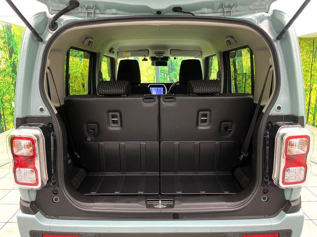 ���i�̂���������ʋ΁A���}���ɏ\���ȉ׎��X�y�[�X���m�ۂ��Ă���܂��B�Z�J���h�V�[�g��|���ƁA�傫�ȉו��̐ύڂ��\�ł���