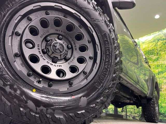 �y�W�I�����_�[NITRO POWER�A���~�t���z�I�t���[�h�ł̑��j���𔭊����Ă����A�}�b�h�e���[���^�C���𑕒��B�S�c�S�c���������ڂ��A���SUV�炵�����������ĂĂ���܂���