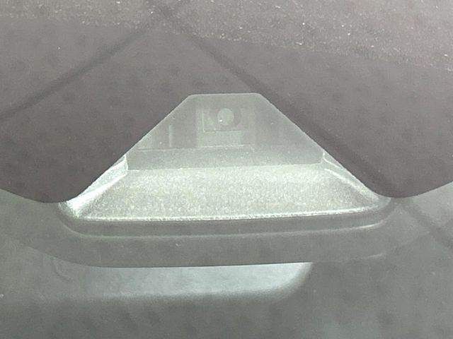 �y�G�}�[�W�F���V�[�u���[�L�z���s���ɑO���̎ԗ�����F�����A�Փ˂������Ȏ��͌x��ƃu���[�L�ŏՓˉ���Ɣ�Q�y�����A�V�X�g�B�����S�Ƀh���C�u�����y���݂��������܂��B