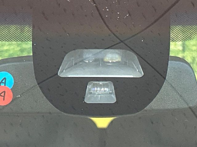 �y�V�e�B�u���[�L�A�N�e�B�u�V�X�e���z�ᑬ���s���ɑO���̎ԗ�����F�����A�Փ˂������Ȏ��͌x��ƃu���[�L�ŏՓˉ���Ɣ�Q�y�����A�V�X�g�B�����S�Ƀh���C�u�����y���݂��������܂��B