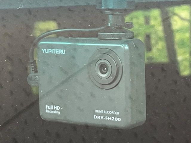 �y�h���C�u���R�[�_�[�z���S�E���S�ȃJ�[���C�t�ɕK�{�̃h���C�u���R�[�_�[�𑕔�!���s���͂������A������^�]�⎖�̂ɑ��������ۂ̏󋵂��f���ŋL�^���A����̃��X�N�ɔ����܂��B