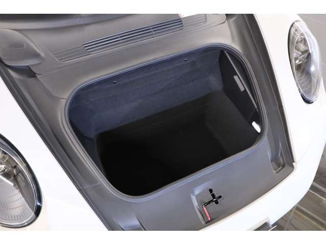 �t�����g�g�����N�̓X�|�[�c�J�[�Ƃ��ď\���ȗe�ʂ��m�ۂ��A�\�t�g�o�b�O�Ȃǂ̎��[���\�B�c�[�����O�ɂ��Ή��ł�����p��������܂��B