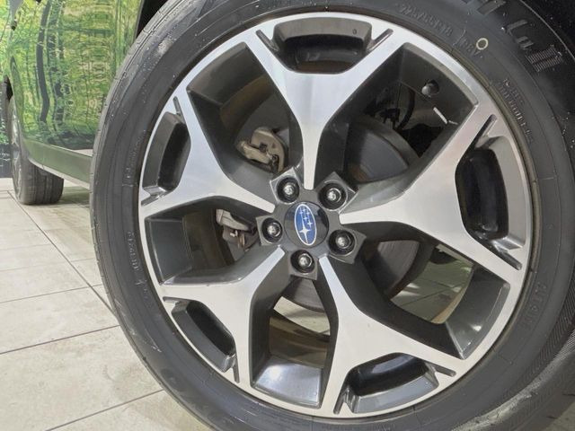 �y����18�C���`�A���~�z�C�[���z�O�ςɃ}�b�`���������A���~�z�C�[���𑕒����Ă���܂��B�e��ЊO�A���~�z�C�[����A�X�^�b�h���X�^�C�����戵�����Ă���܂��B���񂲑��k����������