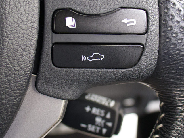 �Փˉ���x���^�v���N���b�V���Z�[�t�e�B�V�X�e�� �O���ɏo��������Q���ɑ΂��x��𔭂��A�h���C�o�[�Ɍx���B�����Ƀu���[�L�A�V�X�g�ɂ��Փˉ���Ƒ��x���y�����܂��B