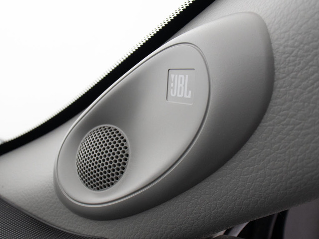 JBL�T�E���h�V�X�e��!���܂��܂ȉ��y���A�\��L���ɐ��������Ƒt�ł��܂�!