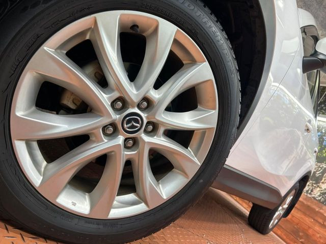 �y����19�C���`�A���~�z�C�[���z�O�ςɃ}�b�`���������A���~�z�C�[���𑕒����Ă���܂��B�e��ЊO�A���~�z�C�[����A�X�^�b�h���X�^�C�����戵�����Ă���܂��B���񂲑��k����������