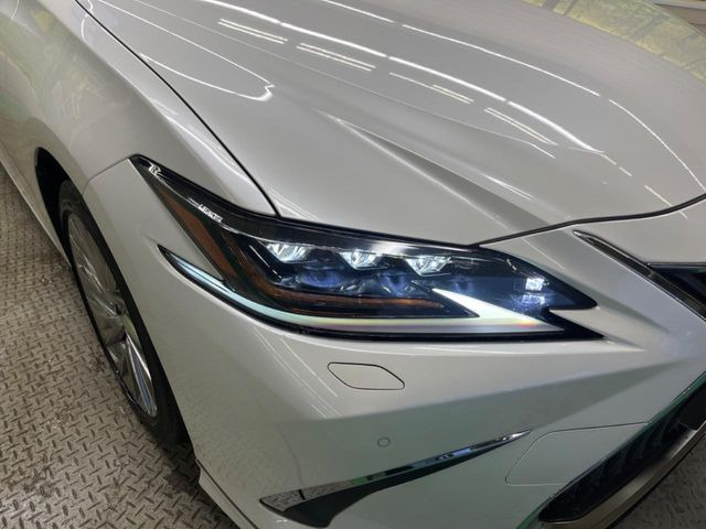 �y�O��LED�w�b�h���C�g�z�X�^�C���b�V���Ȍ����ڂ̎O��LED�w�b�h���C�g�𑕔���X�^�C�������łȂ��A��Ԃ̑��s�����E�ǍD�ň��S���Ă���肢�������܂��B