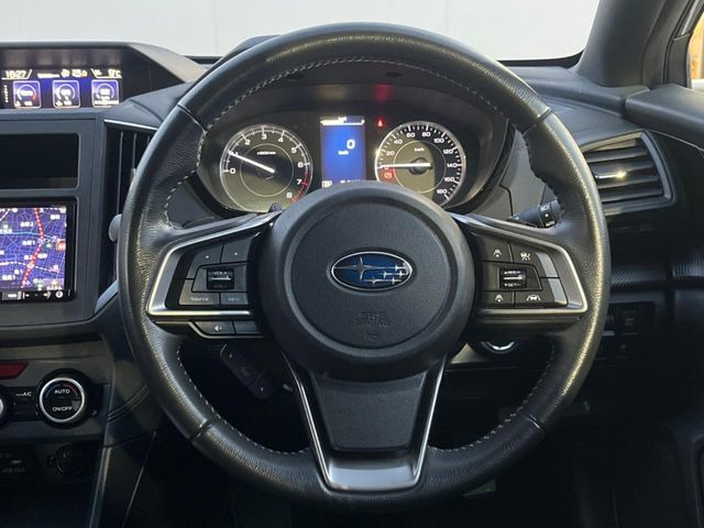 �y�����v�����X�e�A�����O�z�㎿�Ȋv���g�p���邱�ƂŁA��ɂ����������݂ƂĂ��^�]���₷���n���h���ł���