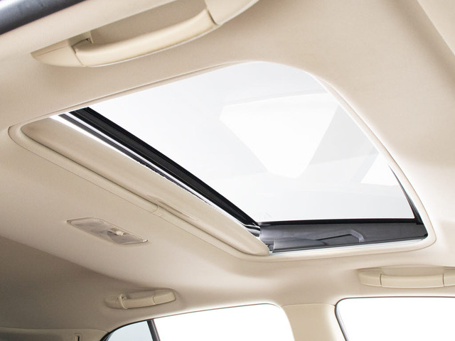 �l�C�����̃T�����[�t���t���Ă��܂�!�㉺�`���g�ɑO��X���C�h�@�\���t���Ă��܂��̂ŁA�l�X�ȃh���C�u�V�[���Ŋ��􂵂Ă���܂�!!�J��������ԓ���Ԃ͋C�����������ł���!����̊����Ă݂ĉ�����!